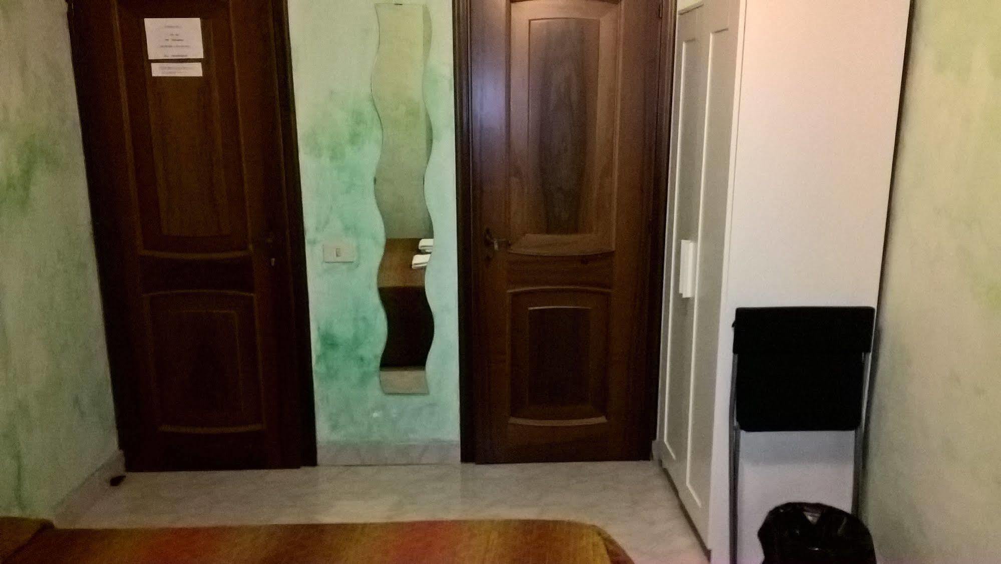 Gigi Holiday Rooms Ρώμη Εξωτερικό φωτογραφία