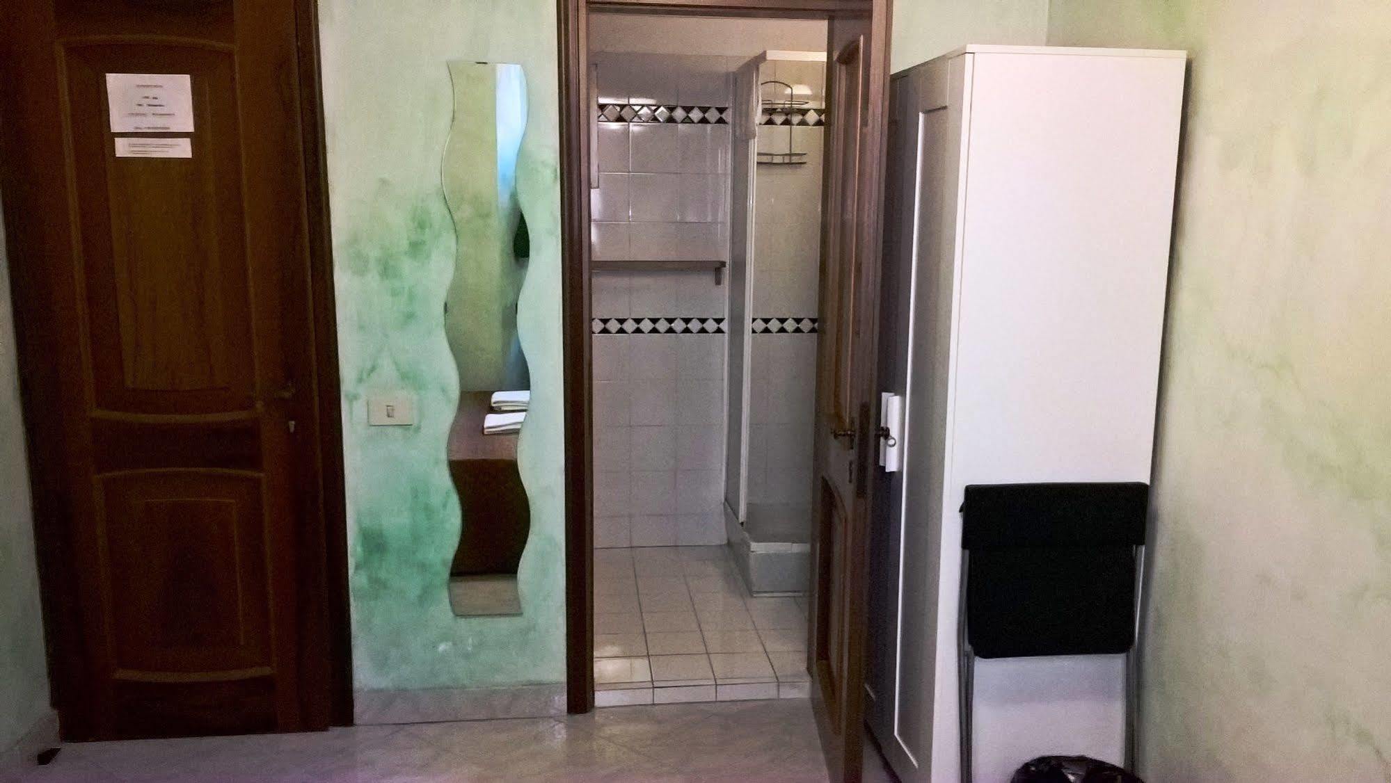 Gigi Holiday Rooms Ρώμη Εξωτερικό φωτογραφία